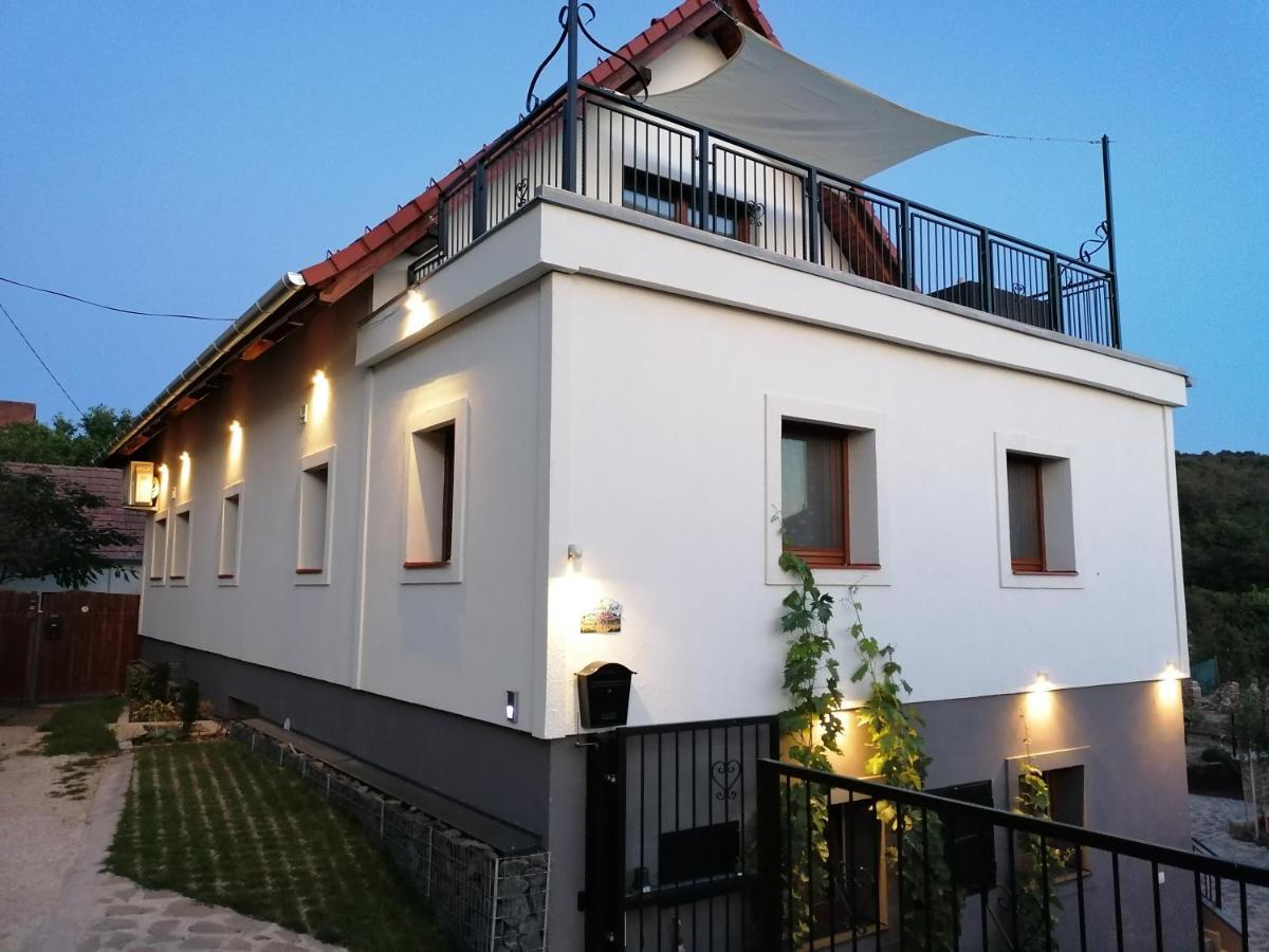 Szigligeti Mandula Kert Vendégház Exterior foto